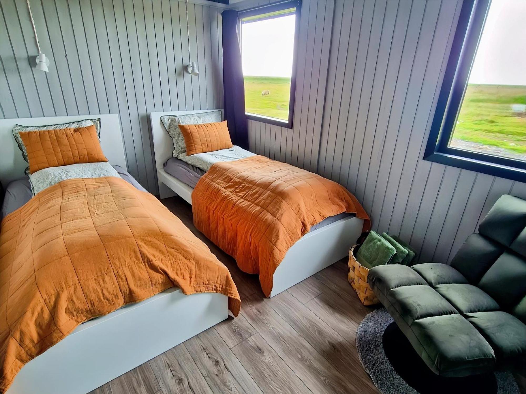 Green Farm Stay With Private Hot Tub Hvolsvollur Exterior photo